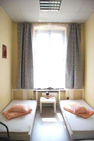 Хостелы Hostel Kamienica Rynek 7 Катовице Двухместный номер с 1 кроватью-2